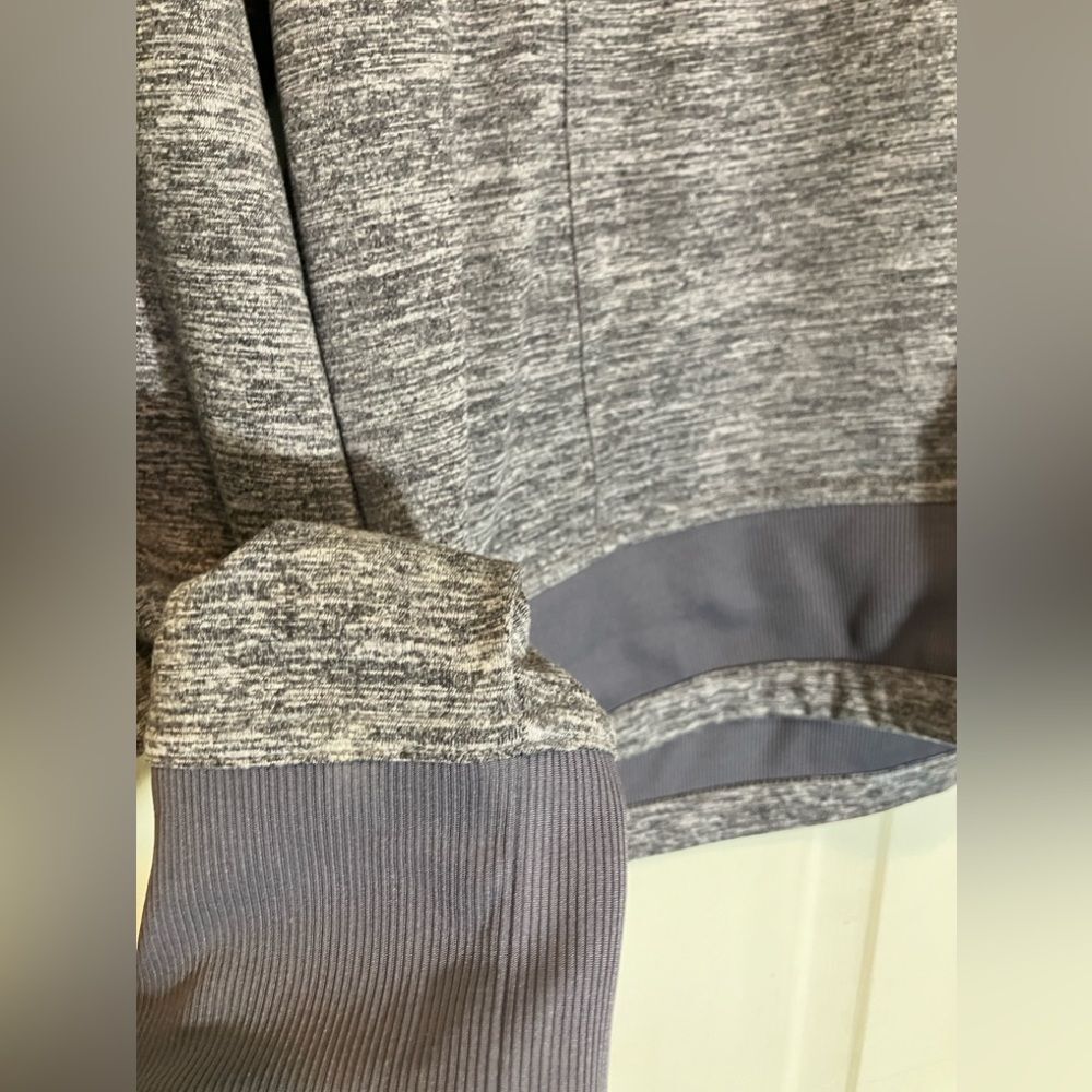 Mondetta, pullover sweatshirt, lightweight, hooded, excellent condition, medium - Picture 4 of 4